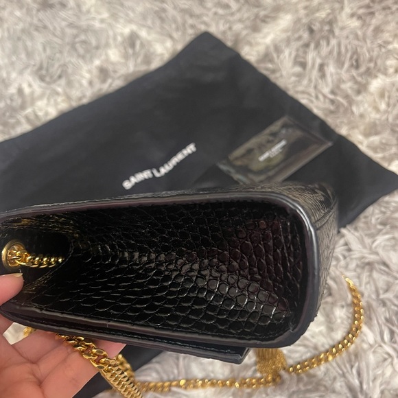 YSL Saint Laurent Kate Medium Tassel YSL Crossbody Bag in Croc-Embossed Leather - Picture 12 of 17